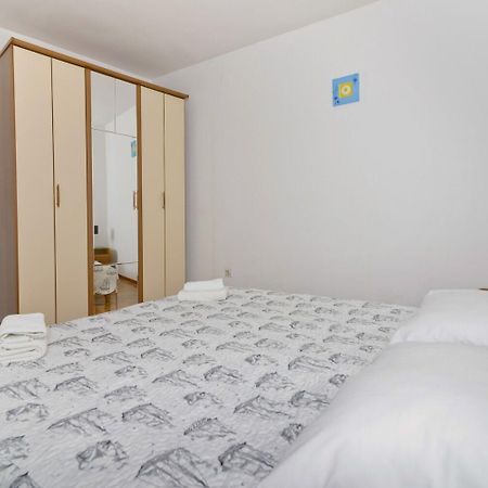 Apartments Ive - With Sea View Тисно Экстерьер фото